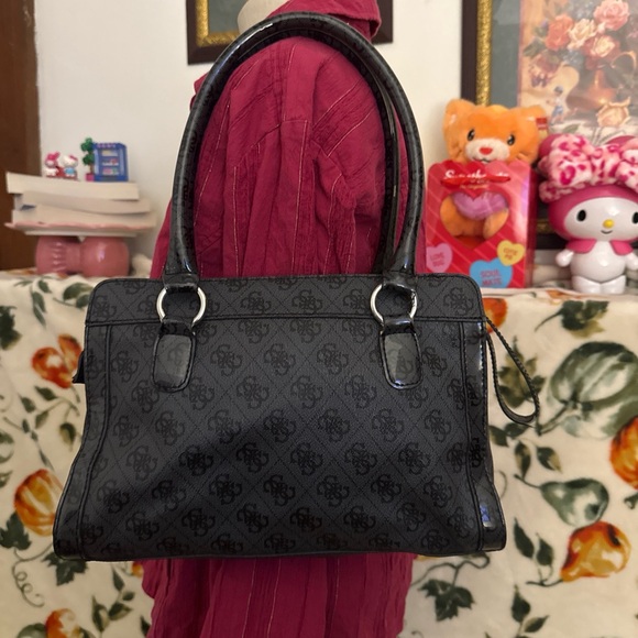 Guess handbag - Picture 4 of 8